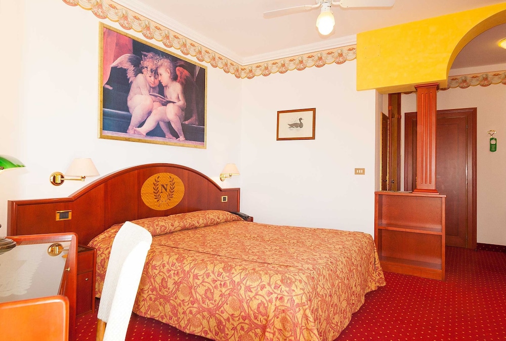 Hotel Napoleon 9/50