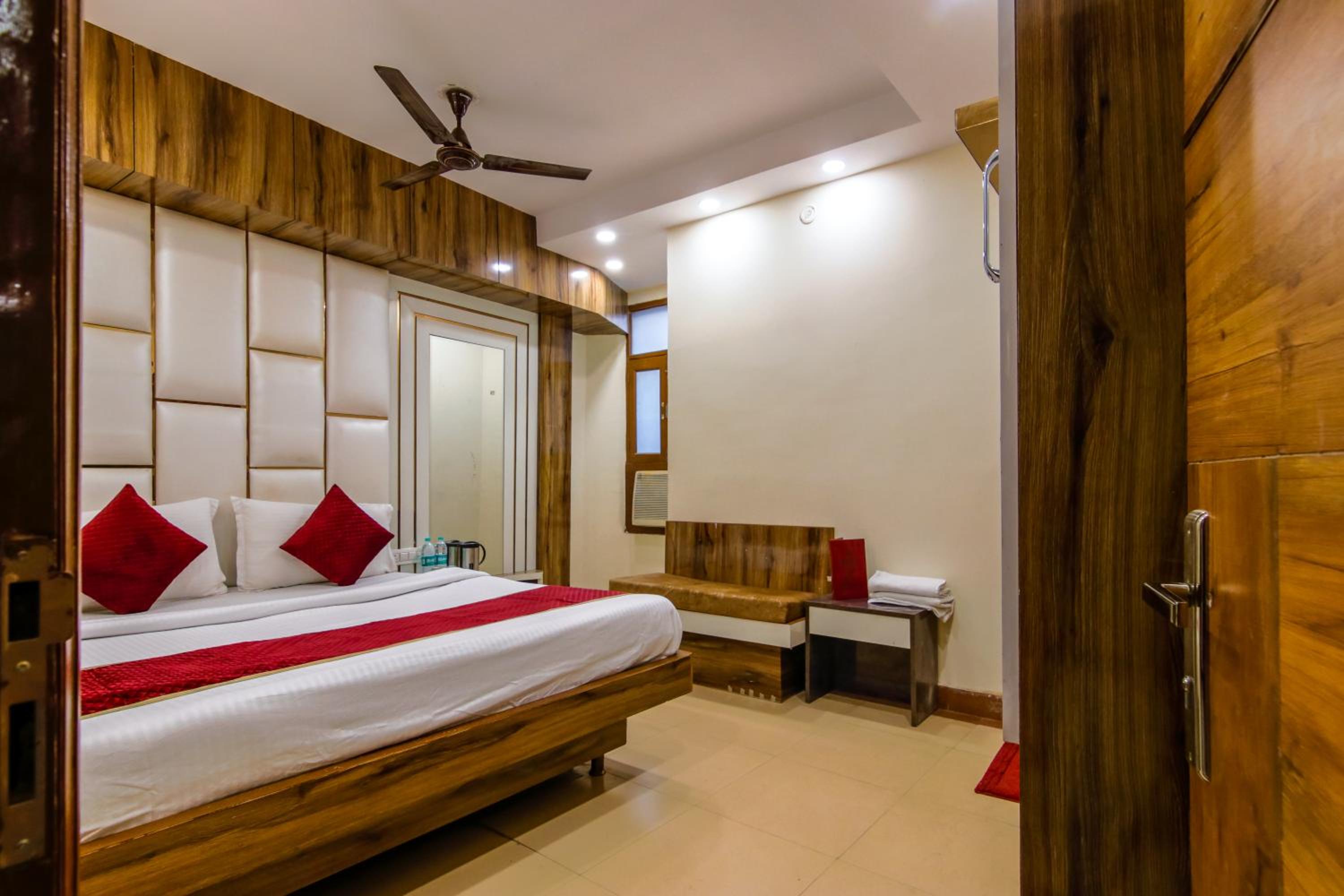 Hotel Star Palace Paharganj 37/63