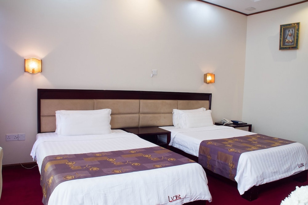 Lake View Resort Hotel 7/39
