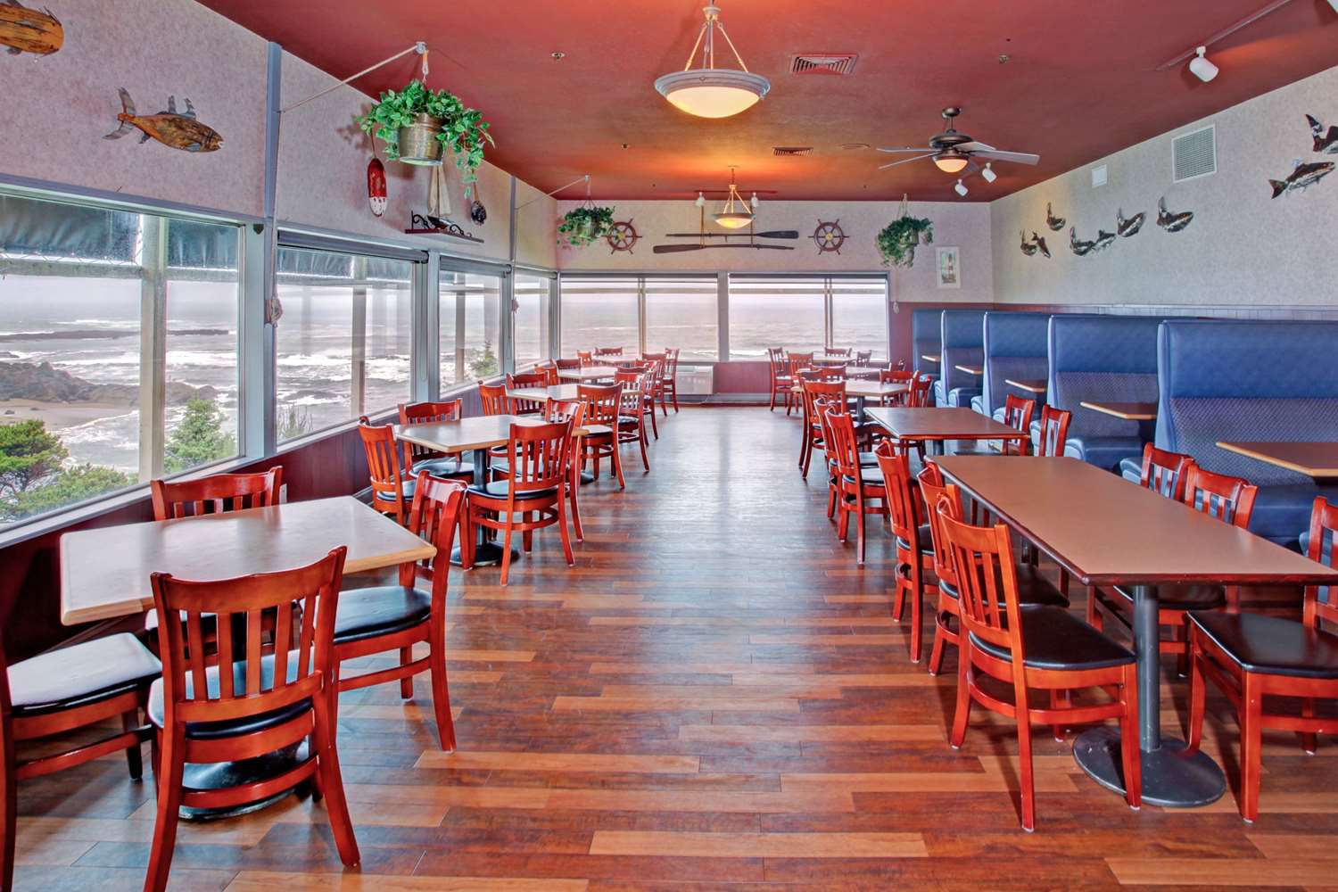 Clarion Inn Surfrider Resort 13/25