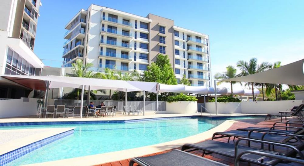 Signature Waterfront Apartments 5/38