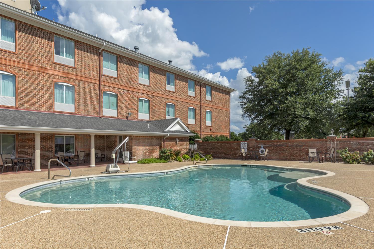 Best Western Plus Waxahachie Inn and Suites 1/13