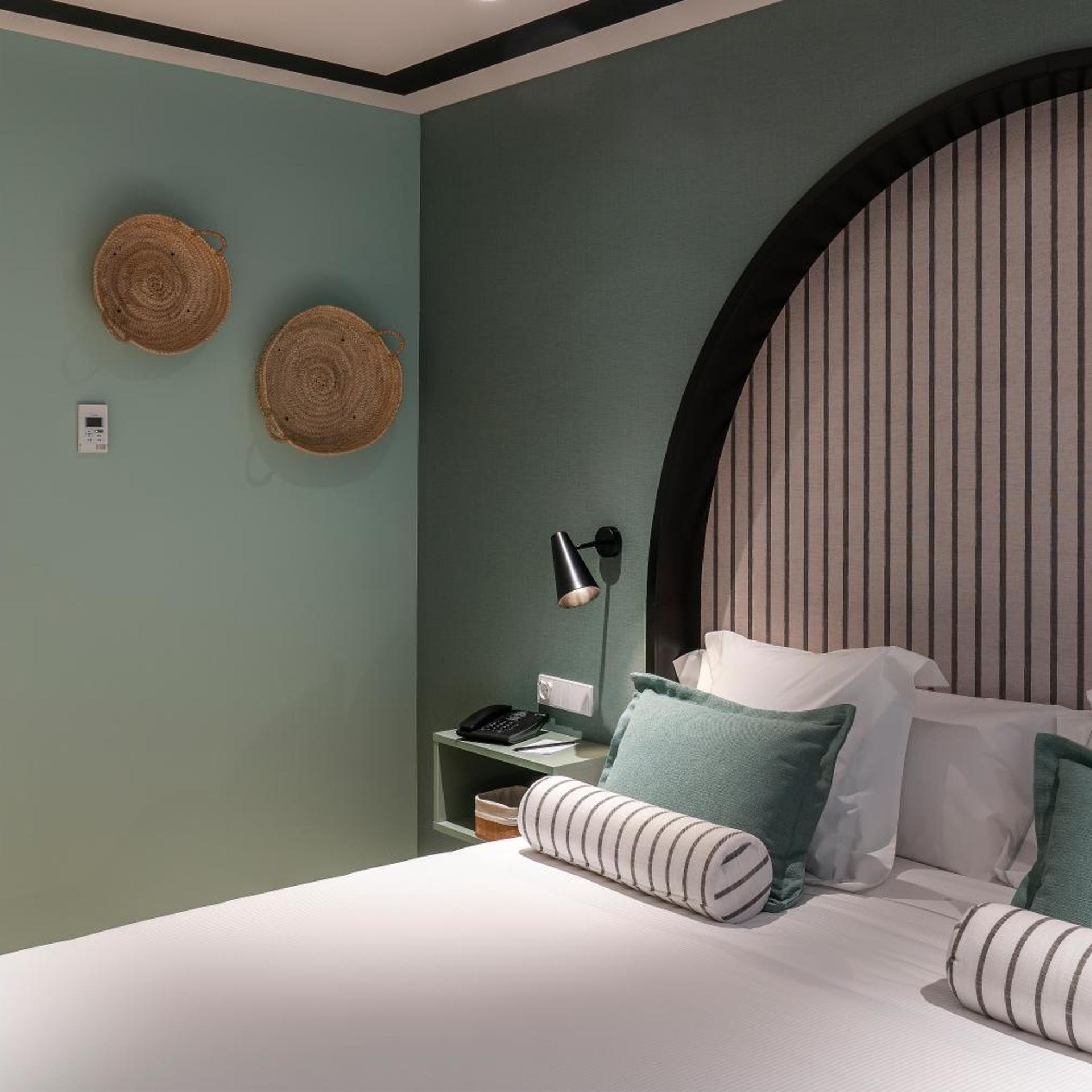 غرفة بسرير مزدوج أو سريرين منفصلين، Hotel Vincci Bonjardim 3/7