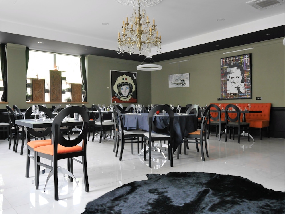 Adonis Brive Grand Hotel 27/33
