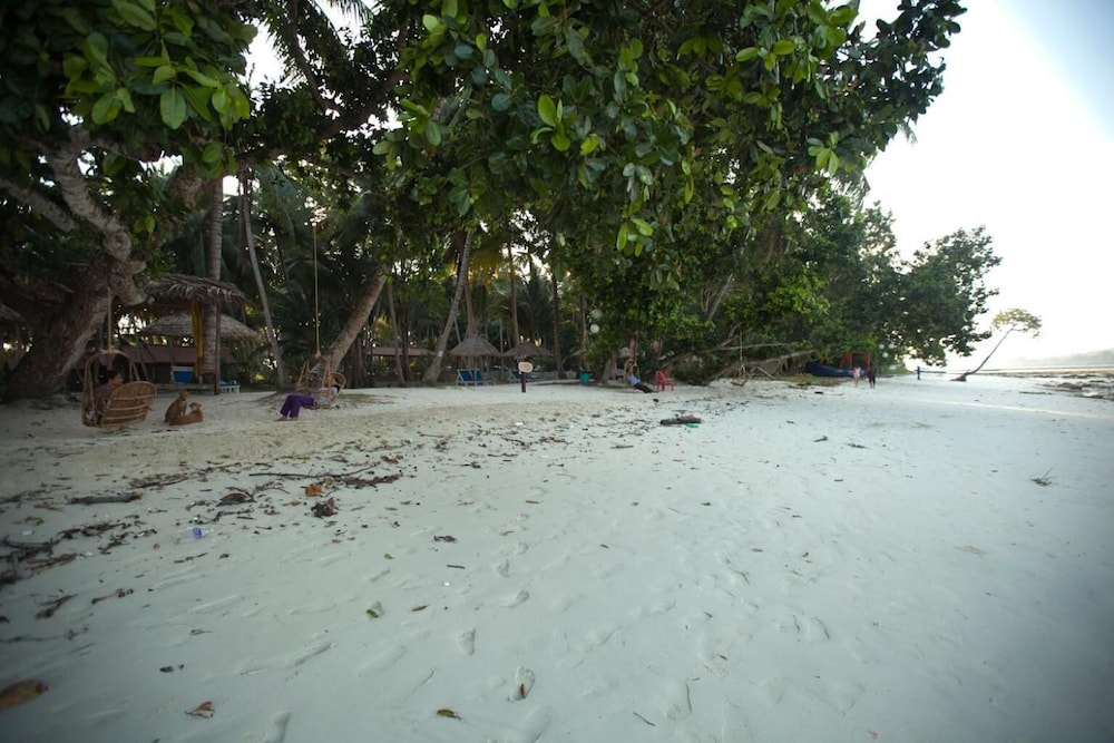 Symphony Palms Beach Resort 52/57