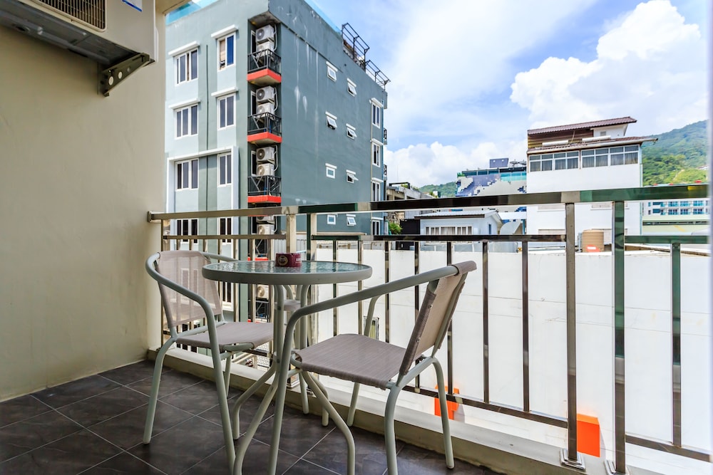 77 Bangla Hotel 28/35