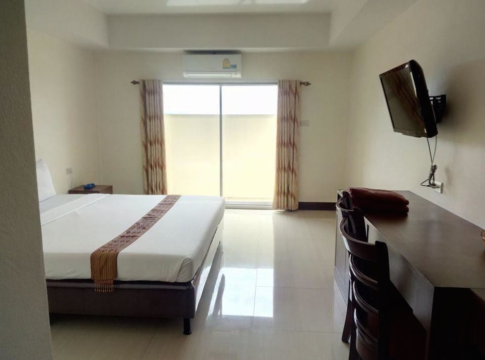 Pearl Place Hotel 35/48