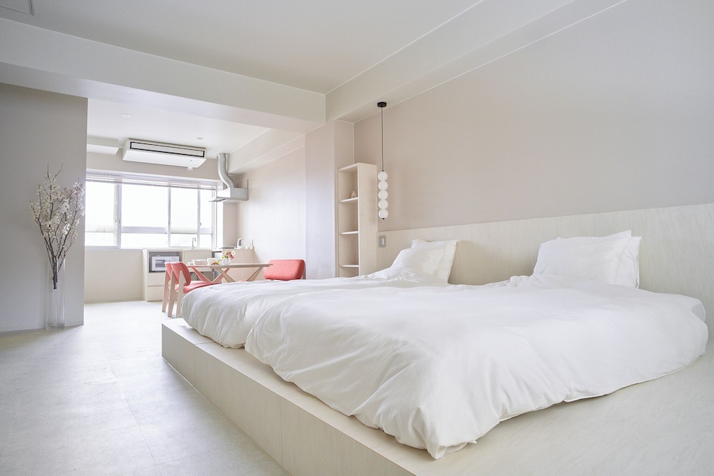 DELUXE, TWIN BEDS
