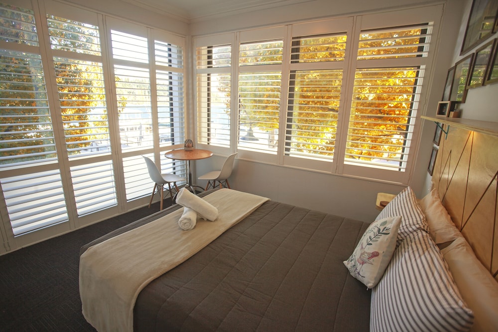 Absoloot Queenstown Backpackers 24/50