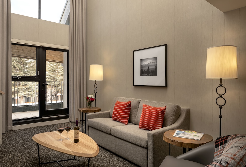 Peaks Hotel & Suites 32/50