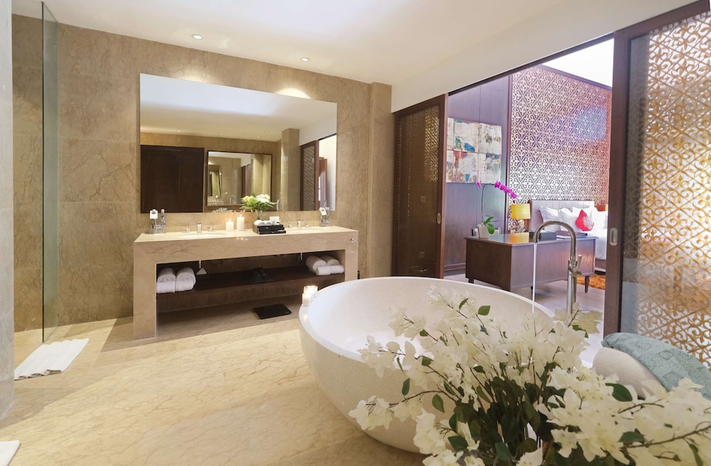Royal Tulip Springhill Resort Jimbaran 30/70