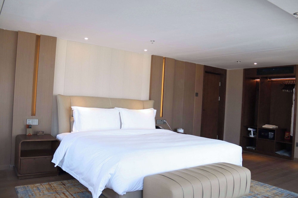 Wyndham Dalian Jinpu 24/58