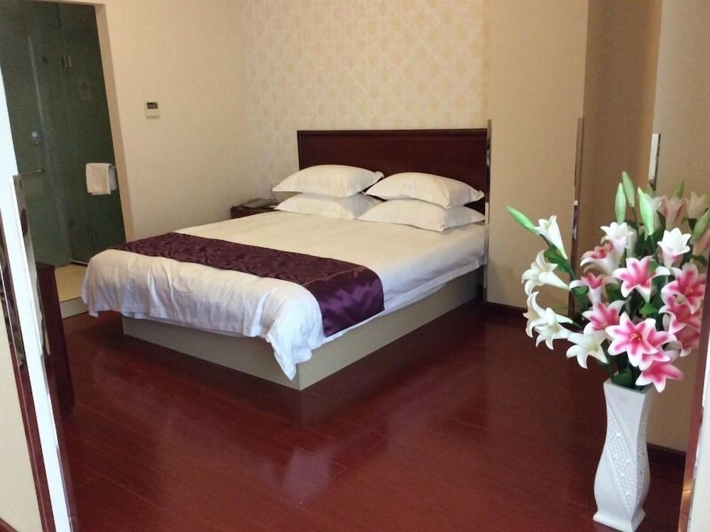 GREENTREE INN NINGBO SOUTH RAILWAY STATION EXPRESS HOTEL 10/27