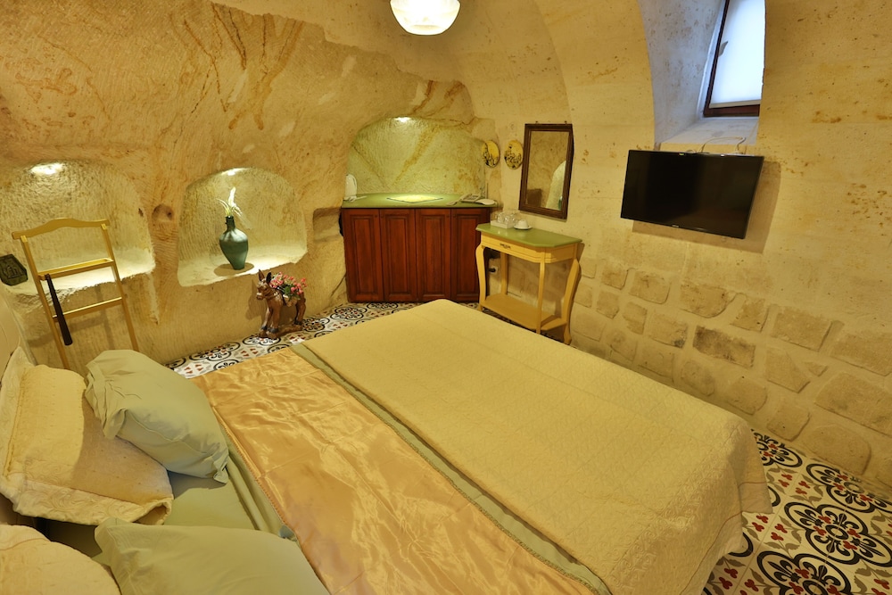 Demisos Caves The Hotel 8/50