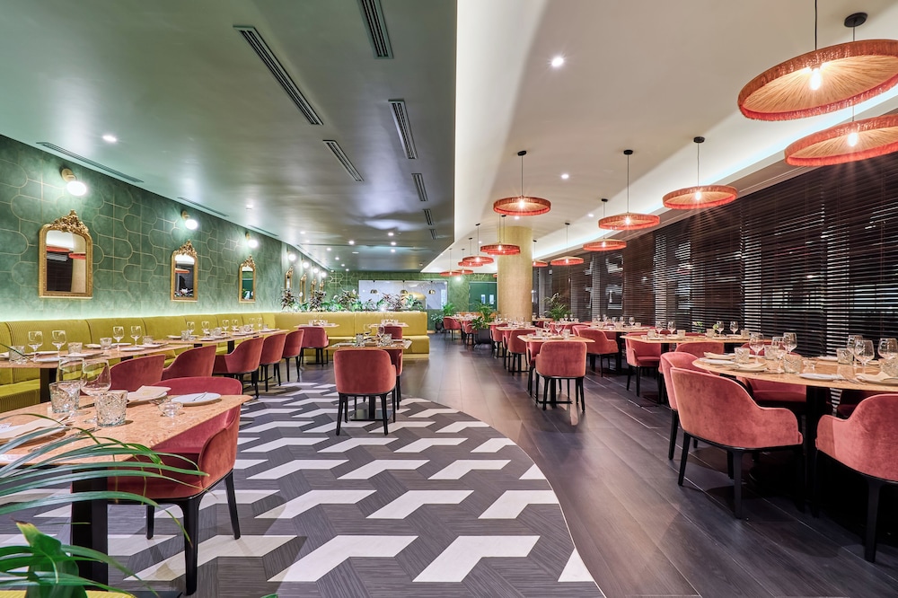restaurant cafeteria
