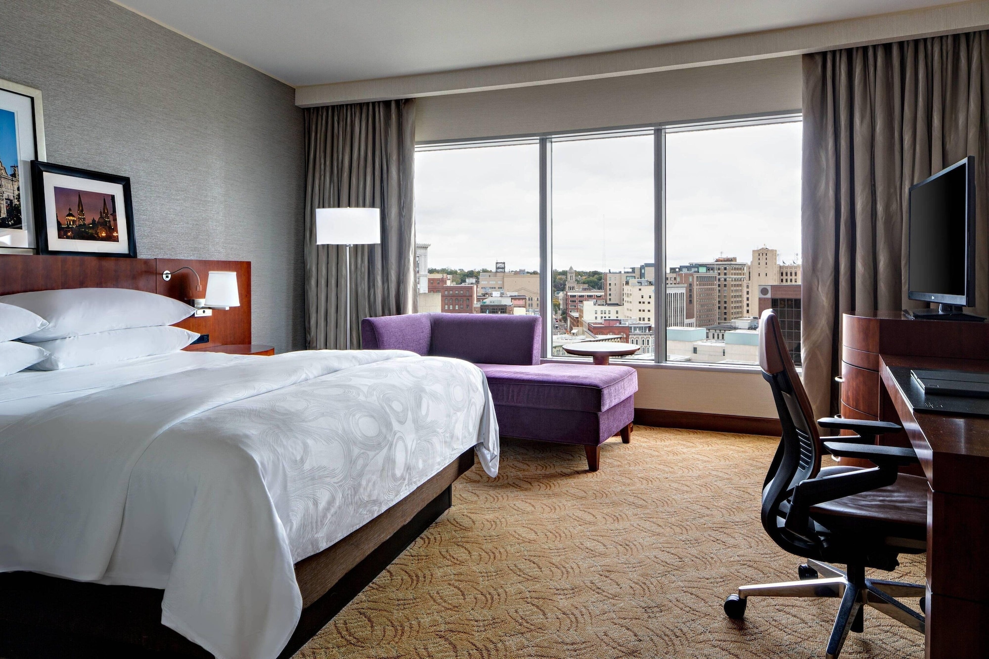 غرفة غراند بسريرين كوين بإطلالة على النهر، JW Marriott Hotel Grand Rapids 3/4