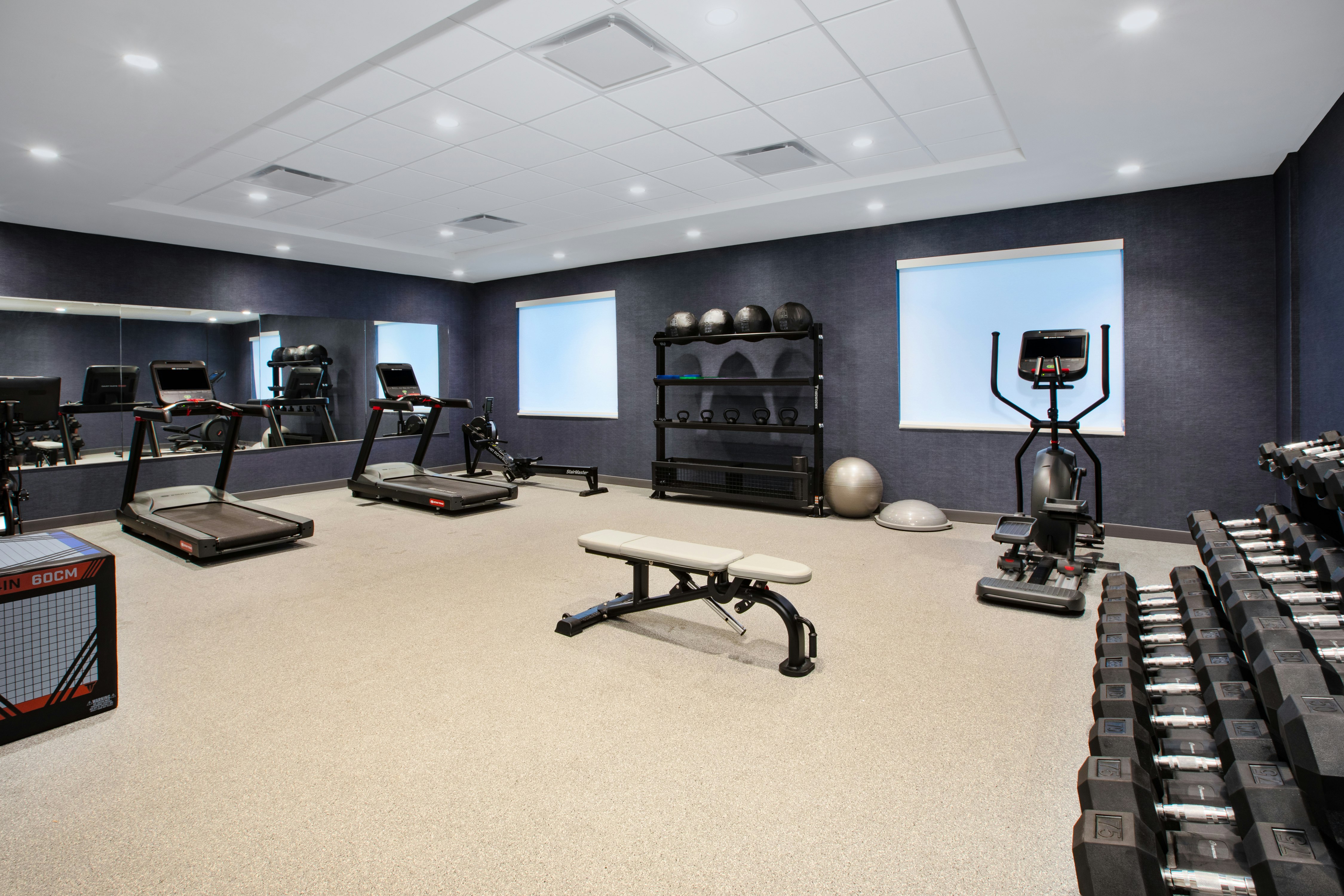 Home2 Suites by Hilton Grand Rapids Northeast 11/30