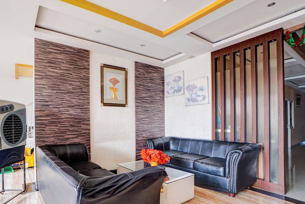 Hotel O Siwalankerto Near Surabaya Carnival 44/47