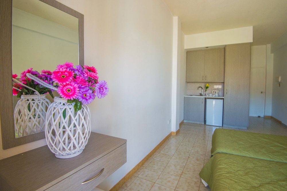 Windmills Hotel Apartments 15/61