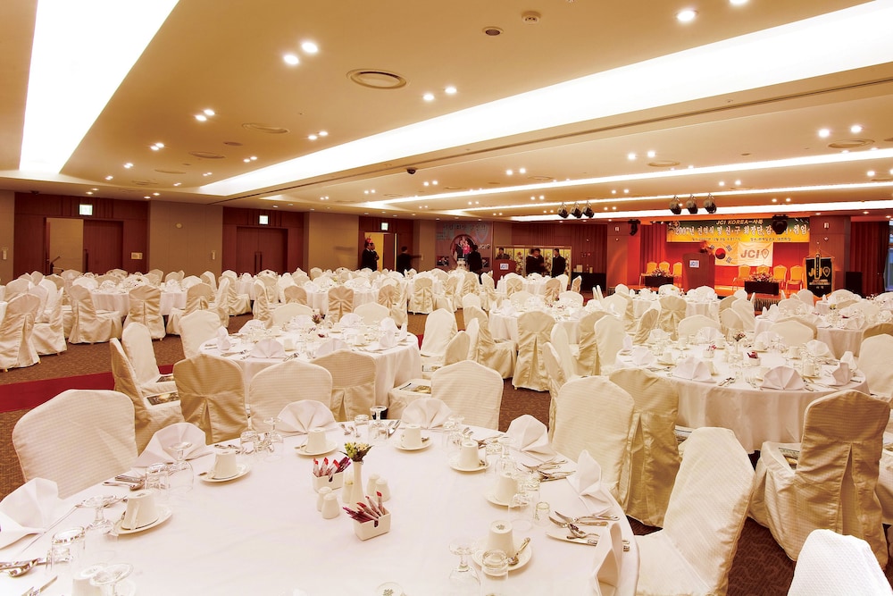 Mayhills Resort 42/50