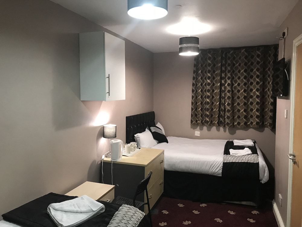 Pacific Inn London Heathrow (ex. Essex Inn Hotel) 16/34