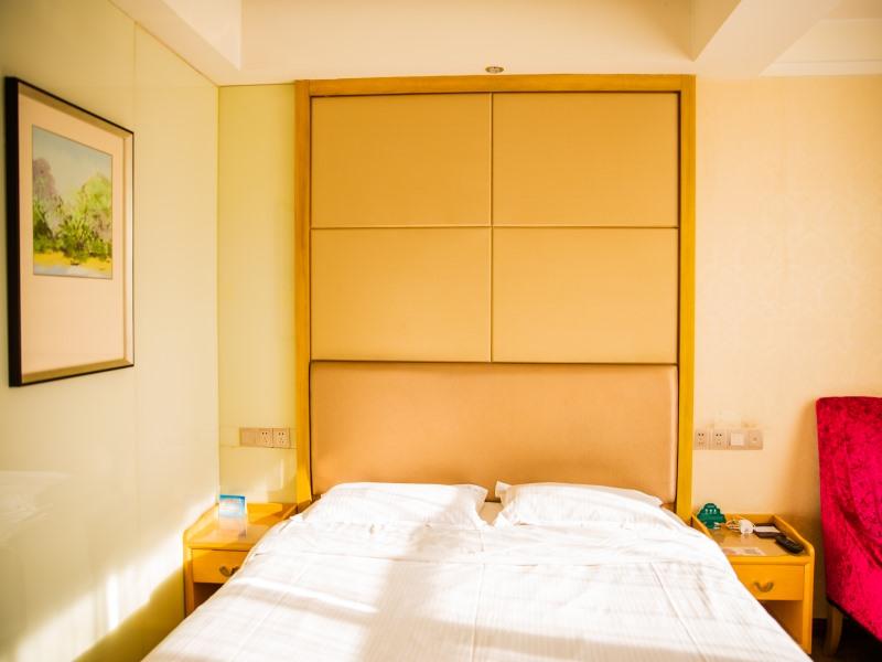 GreenTree Inn LanZhou YanBei Road United University Express Hotel 13/32