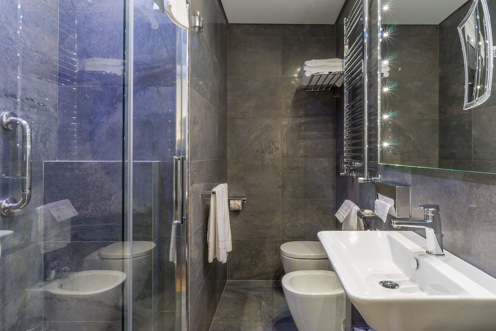 Les Diamants Spanish Steps Suite 40/46