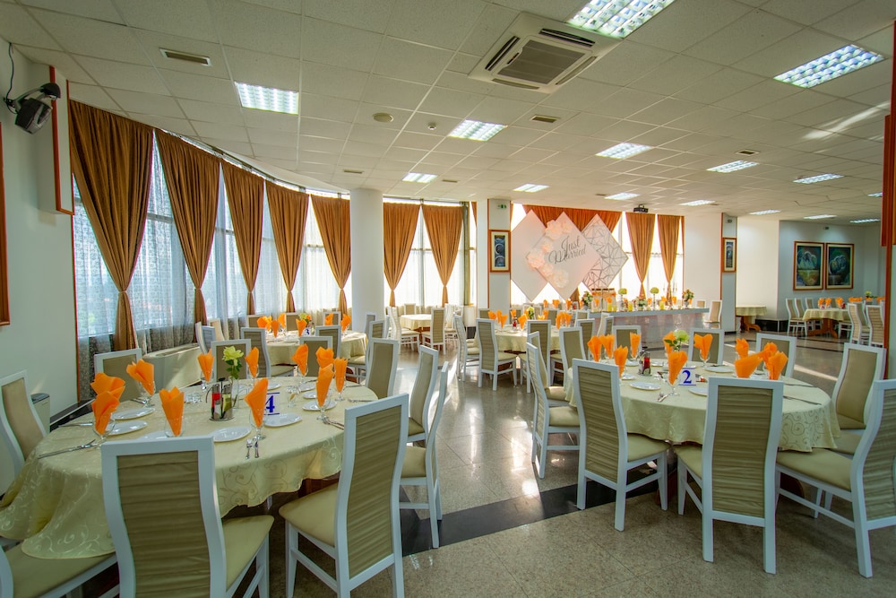 Kristal Palace Hotel 55/71