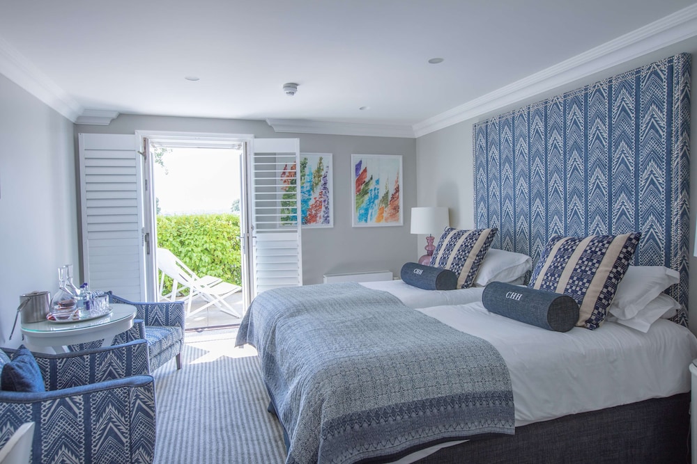 Inland, King Bed, Terrace, The Christchurch Harbour 4/10