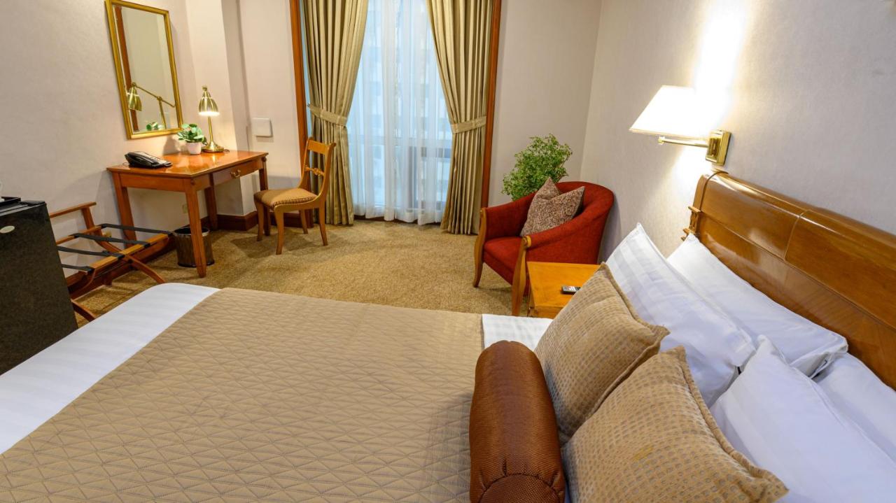 MCollection - Ortigas CBD Near Business & Shopping Hubs 16/49