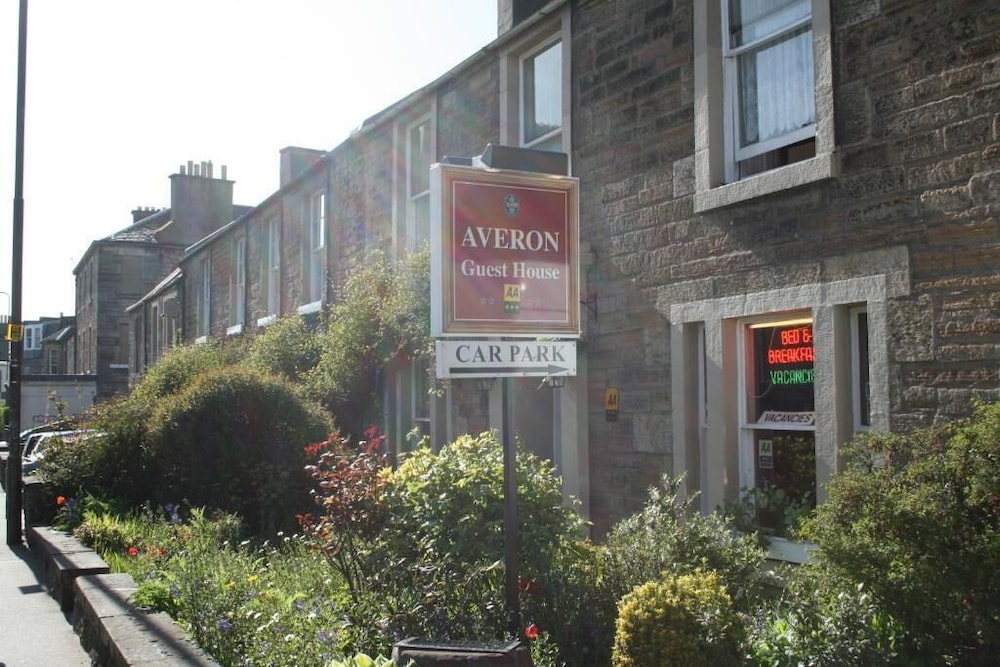 Averon Guest House 46/50