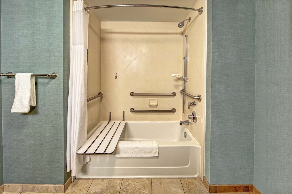 Hampton Inn Suites Birmingham 280 East Eagle Point 22/62