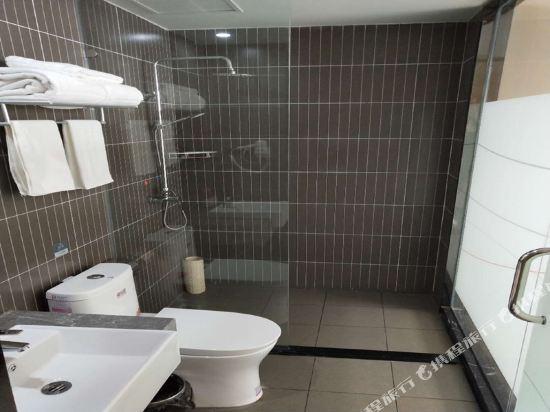 U Plus Hotel (Danyang Railway Station Glasses City) 14/14
