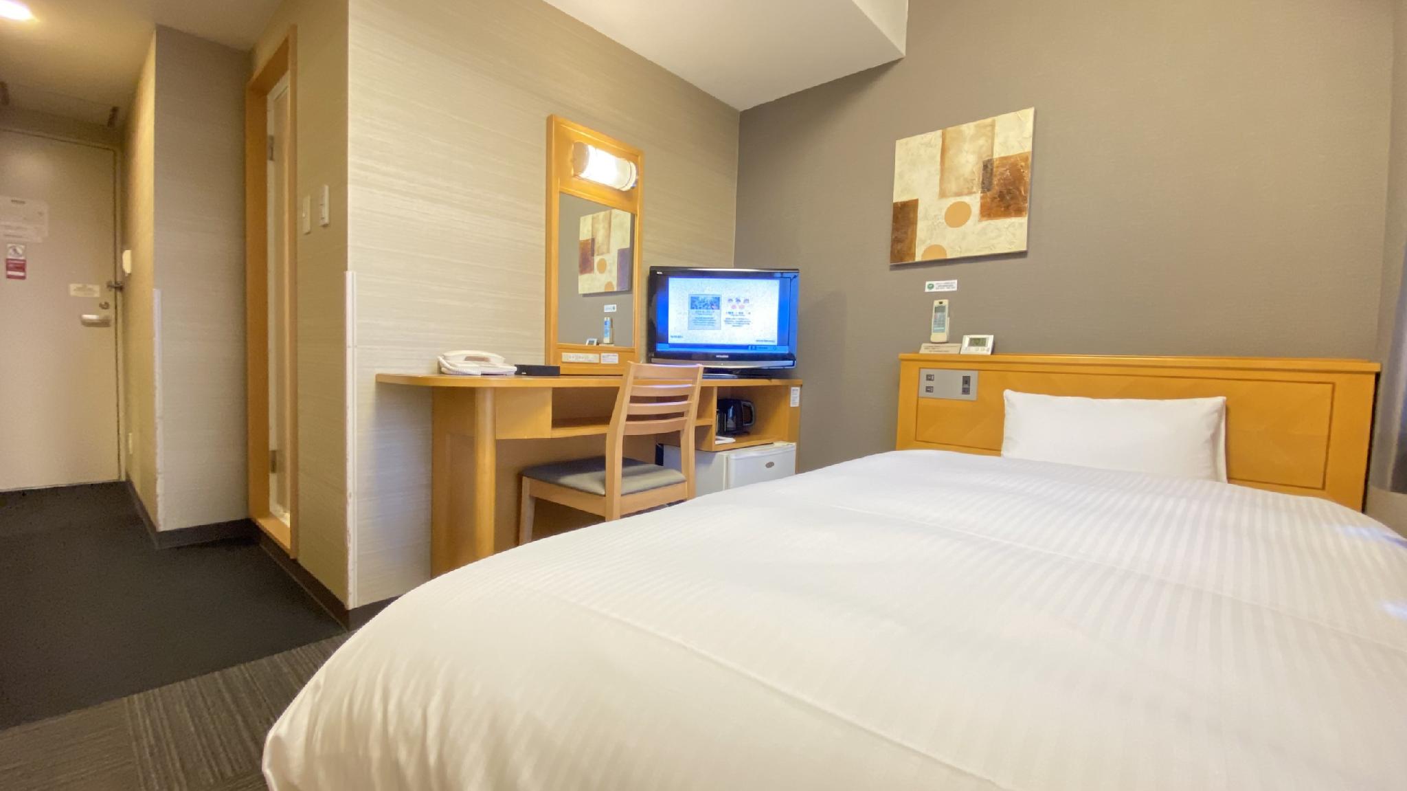 Single, Double Bed, Efficiency Side, Smoking