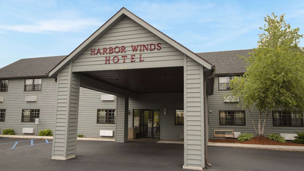 Harbor Winds Hotel Sheboygan 2/22