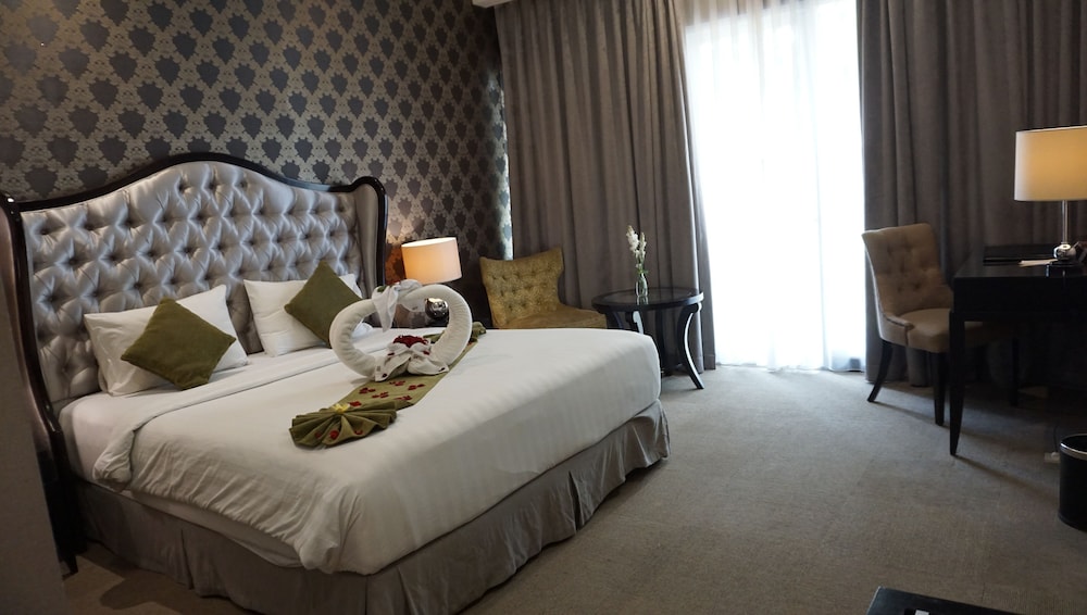 Mirah Hotel 36/65