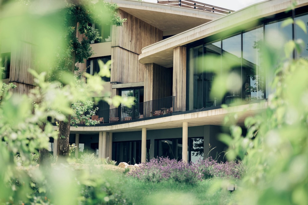 LOISIUM Wine & Spa Hotel Champagne 77/81