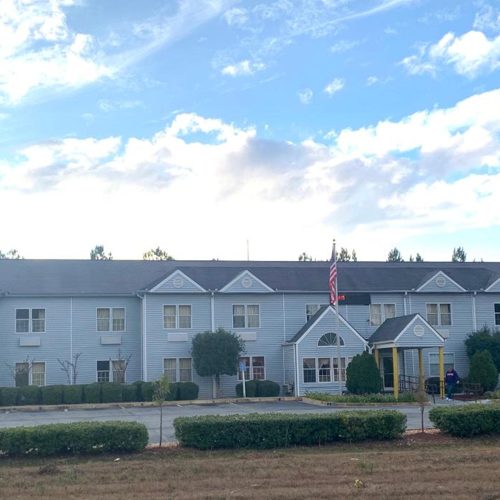 Holiday Lodge 28/30