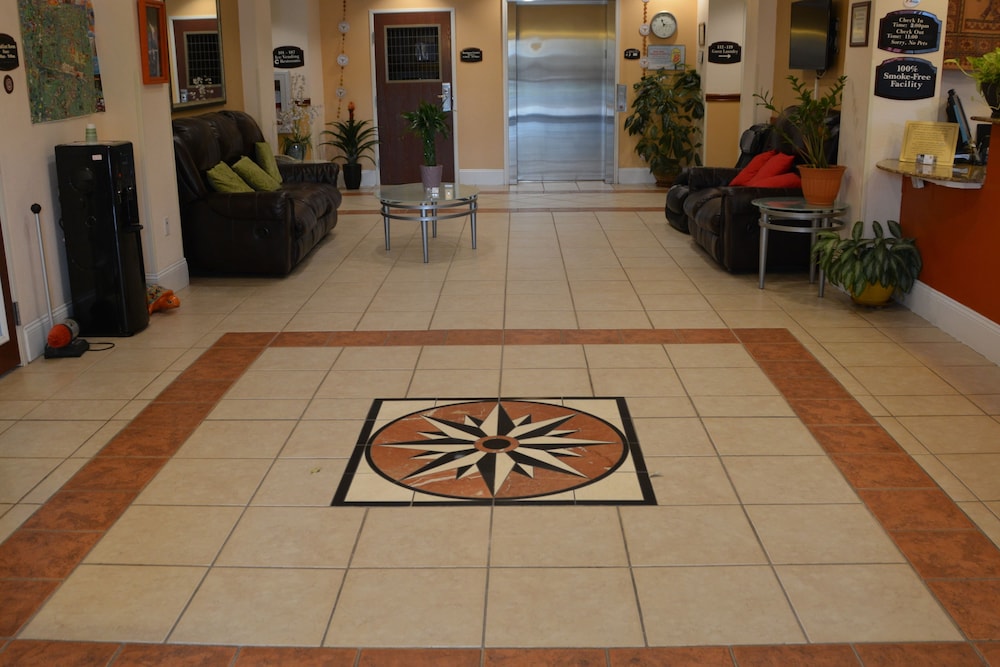 Super 8 By Wyndham Austin/Airport South 3/49