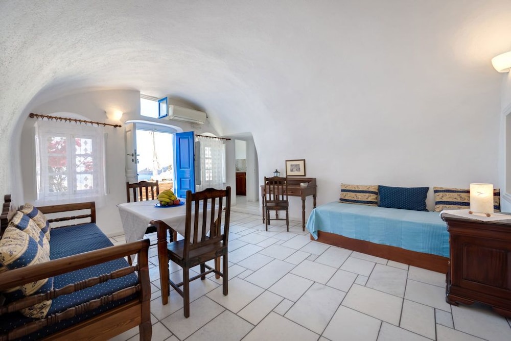 Chelidonia Traditional Villas 15/34