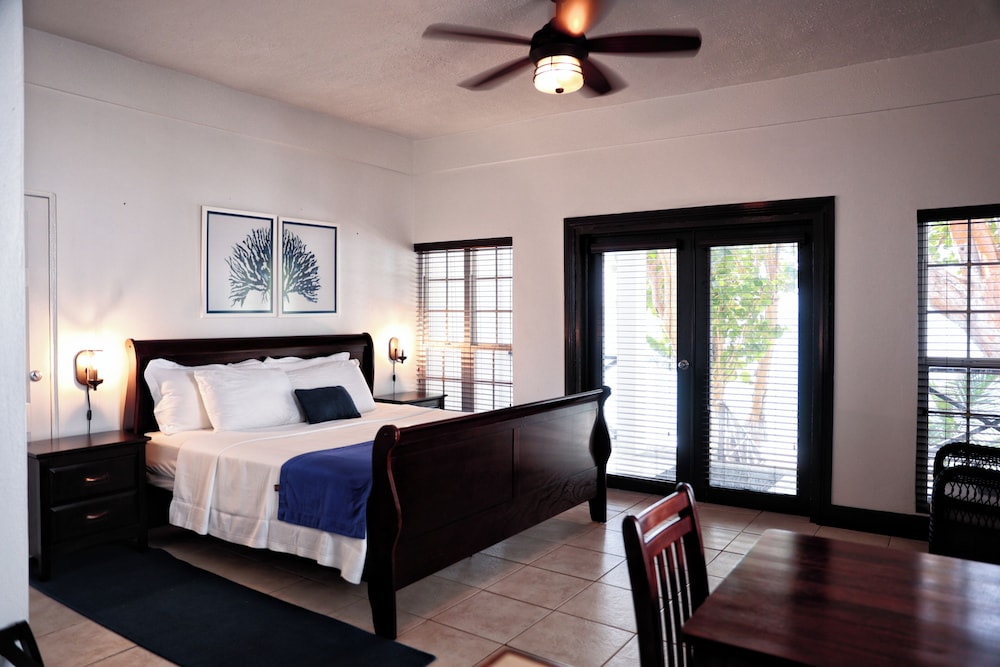 1 Bedroom, Deluxe, Studio, Suite, King Bed, Beach Front, Kitchen