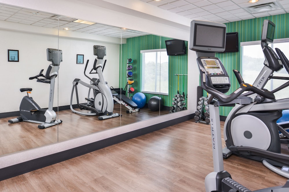 Holiday Inn Express Hotel And Suites Parkersburg Mineral Wells 26/42