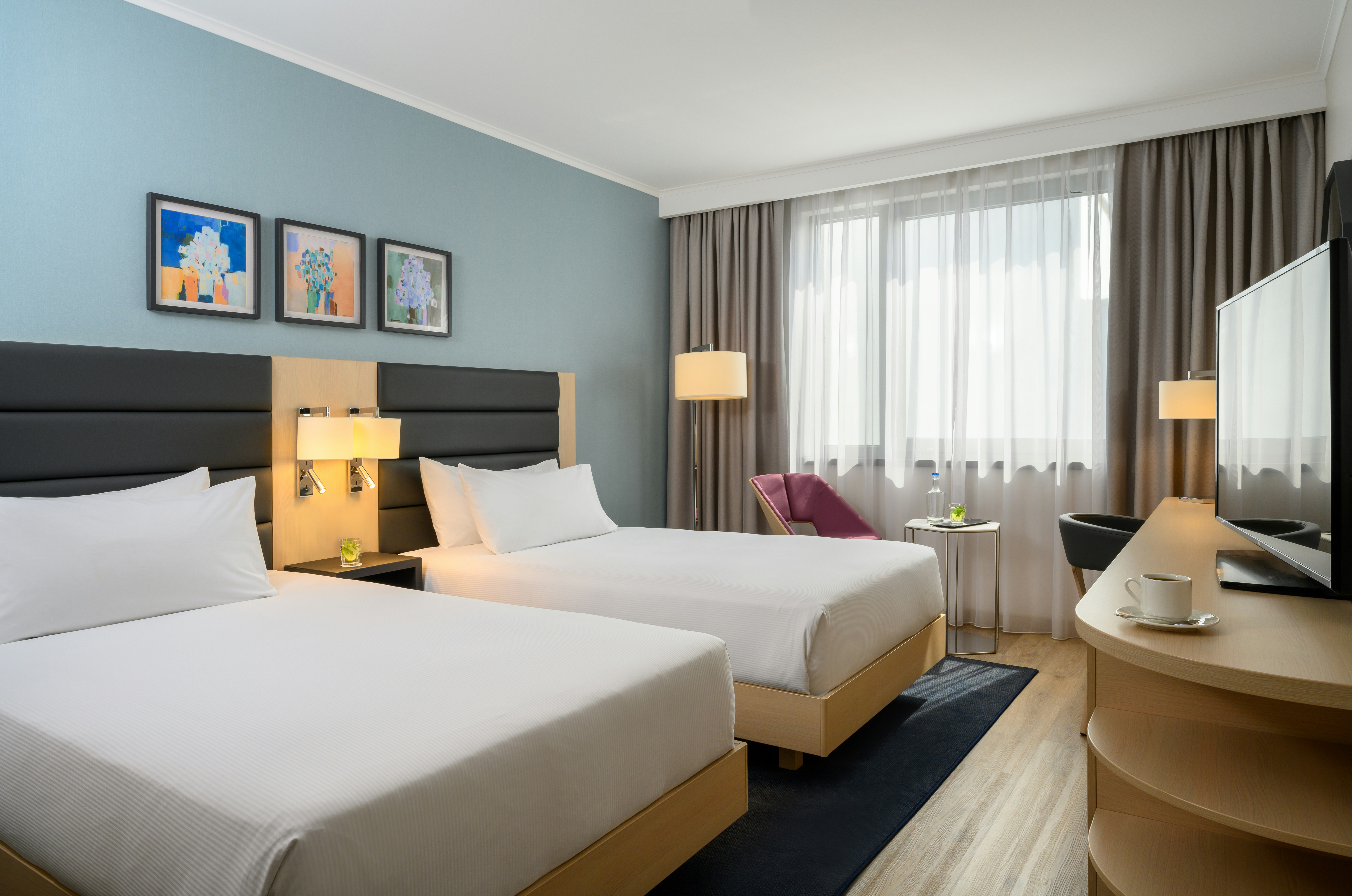 ROOM, TWIN BEDS