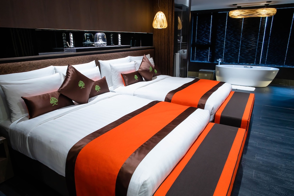 ARTREE HOTEL 18/65
