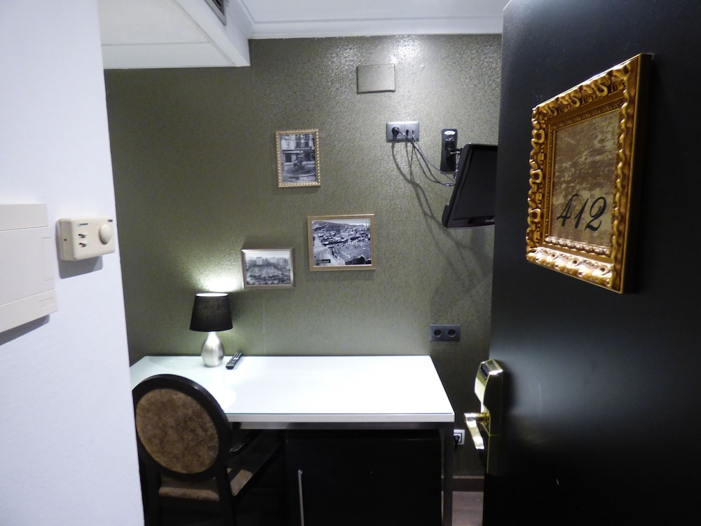 Hotel Moderno BCN 15/70