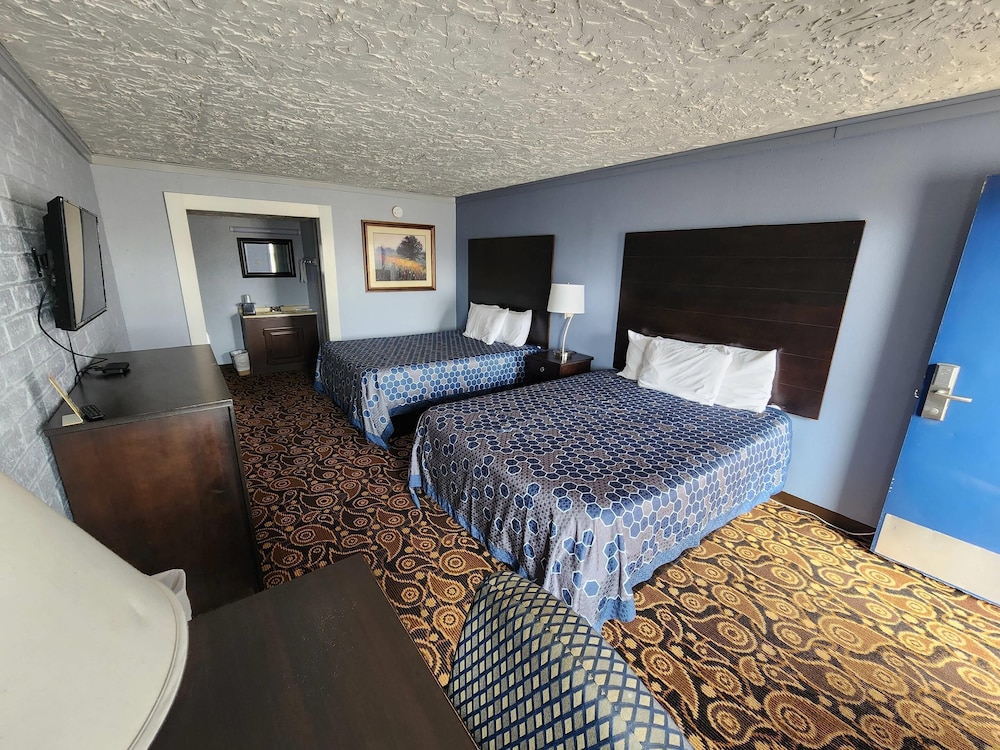 Rodeway Inn Carthage, MO 13/15