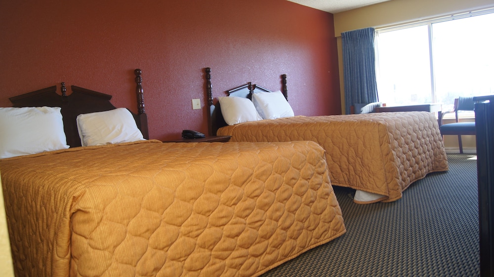 Holiday Lodge And Suites 29/46