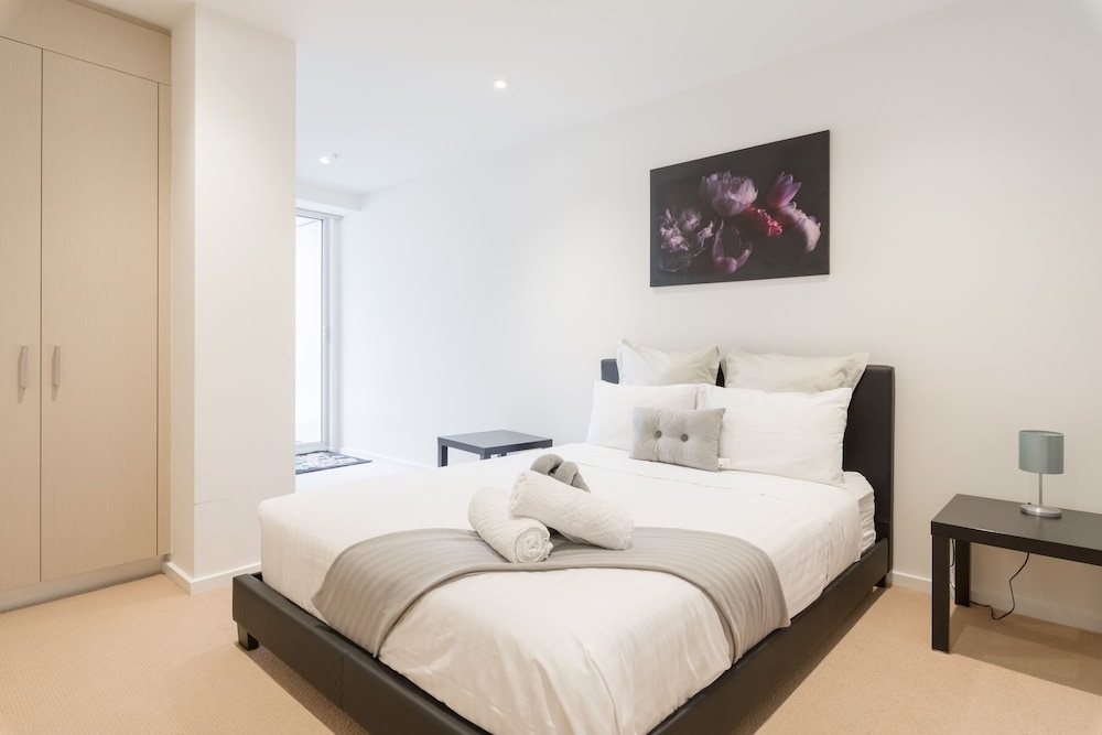 Tasha's Apartments on Morphett 12/50
