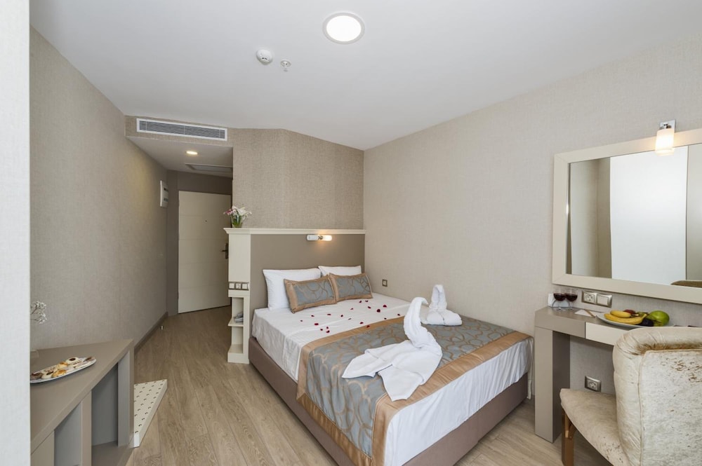 Marcello Hotel 20/65
