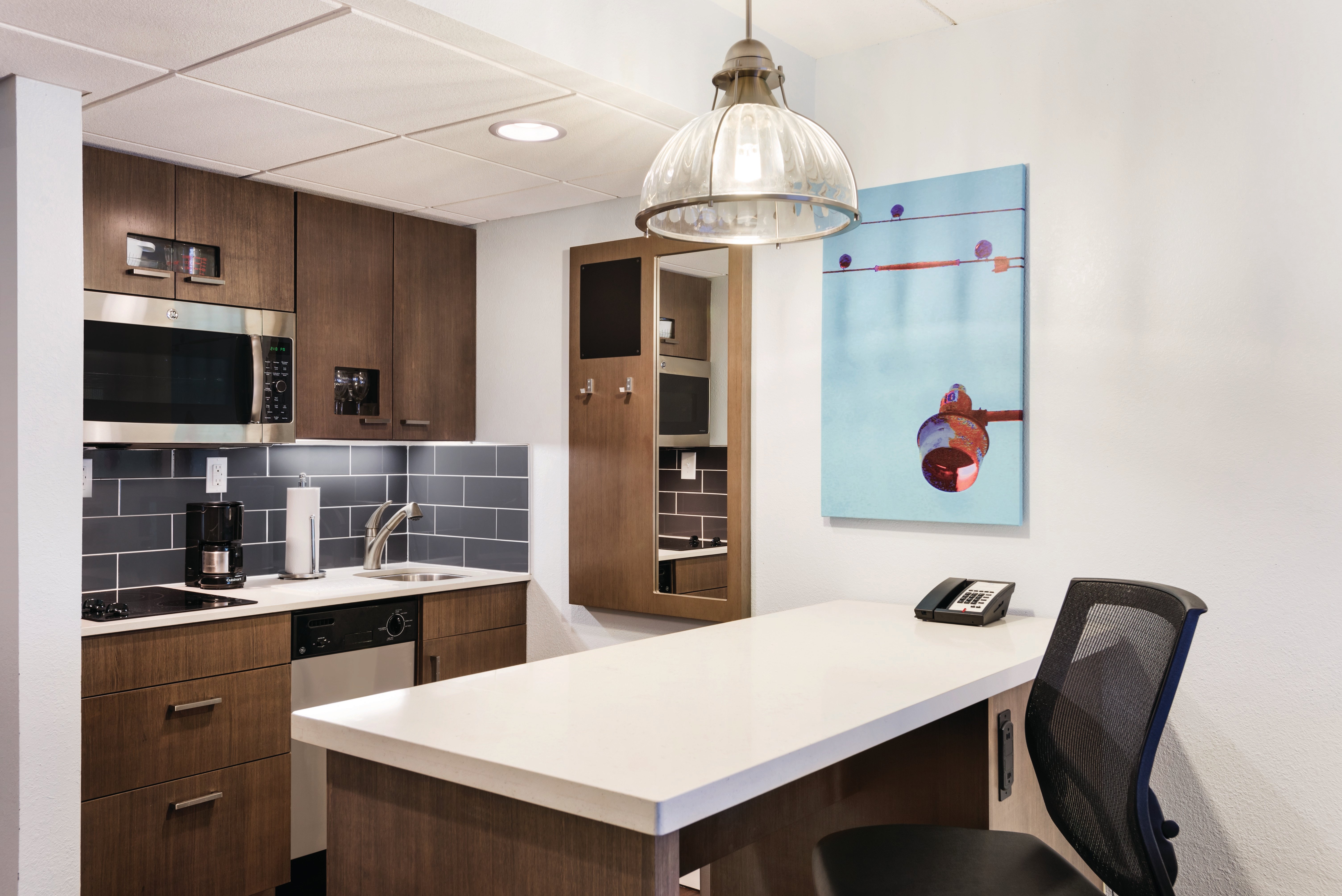 CLT Sky Suites 24/34
